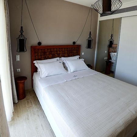 Hatzoudis Luxury Suites Khrysi Ammoudia Eksteriør bilde