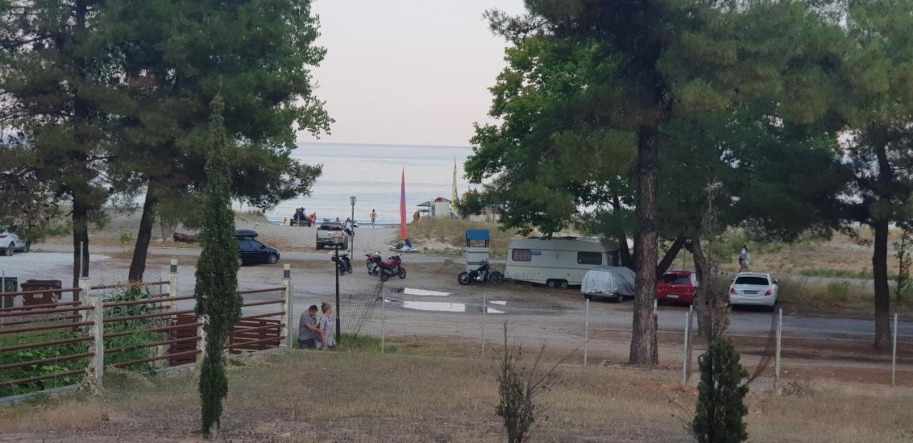 Hatzoudis Luxury Suites Khrysi Ammoudia Eksteriør bilde