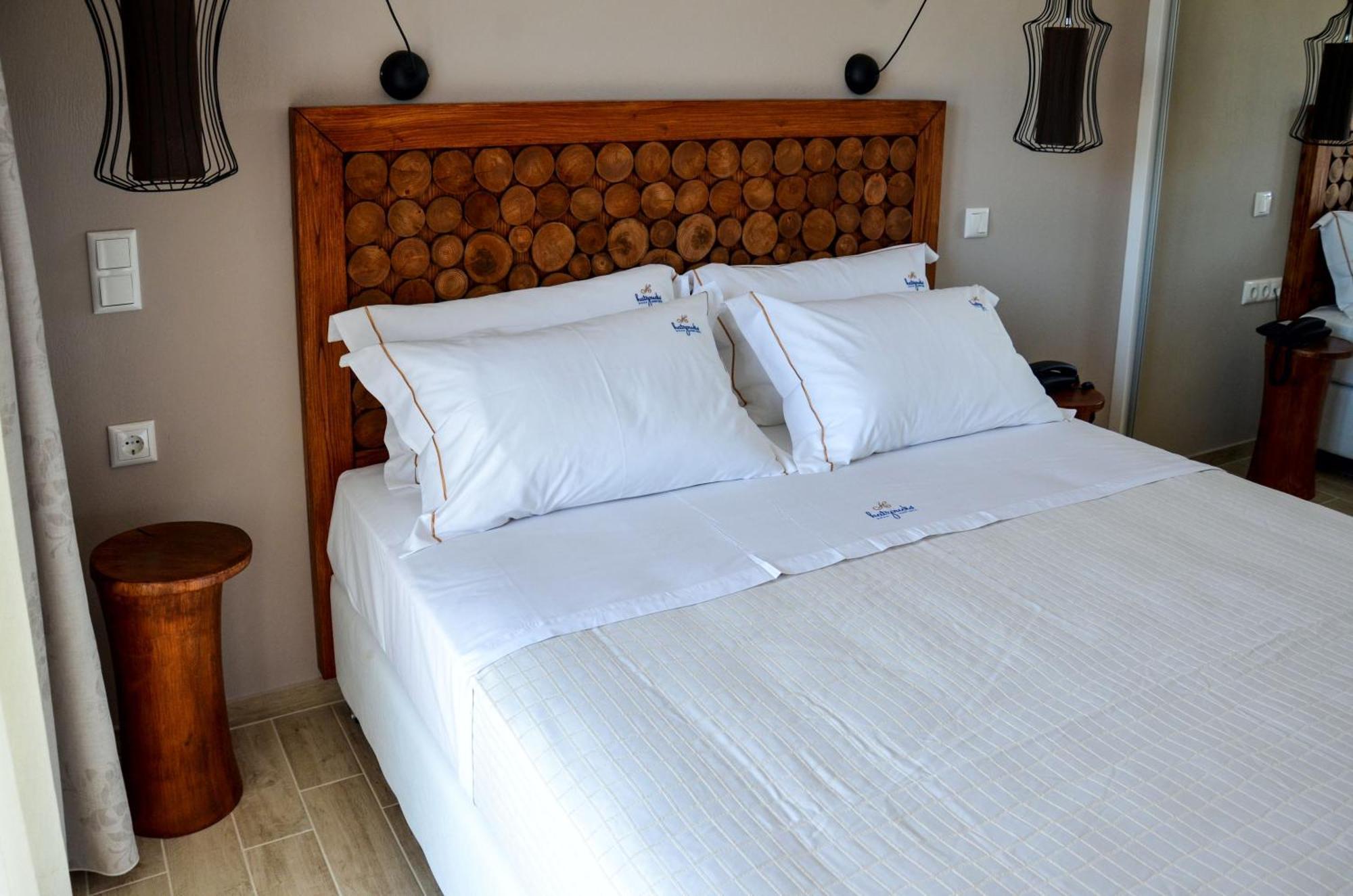Hatzoudis Luxury Suites Khrysi Ammoudia Eksteriør bilde