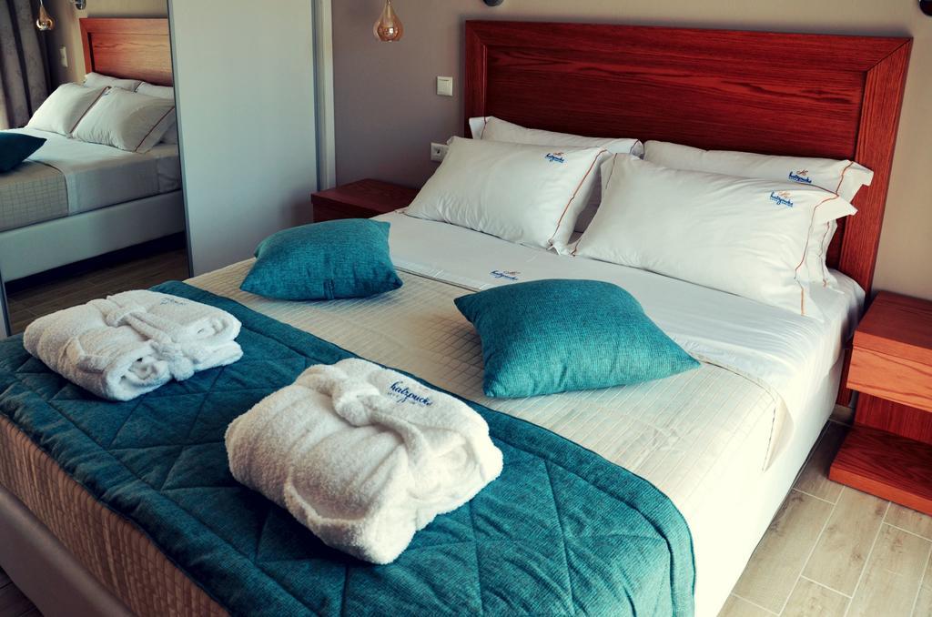 Hatzoudis Luxury Suites Khrysi Ammoudia Eksteriør bilde