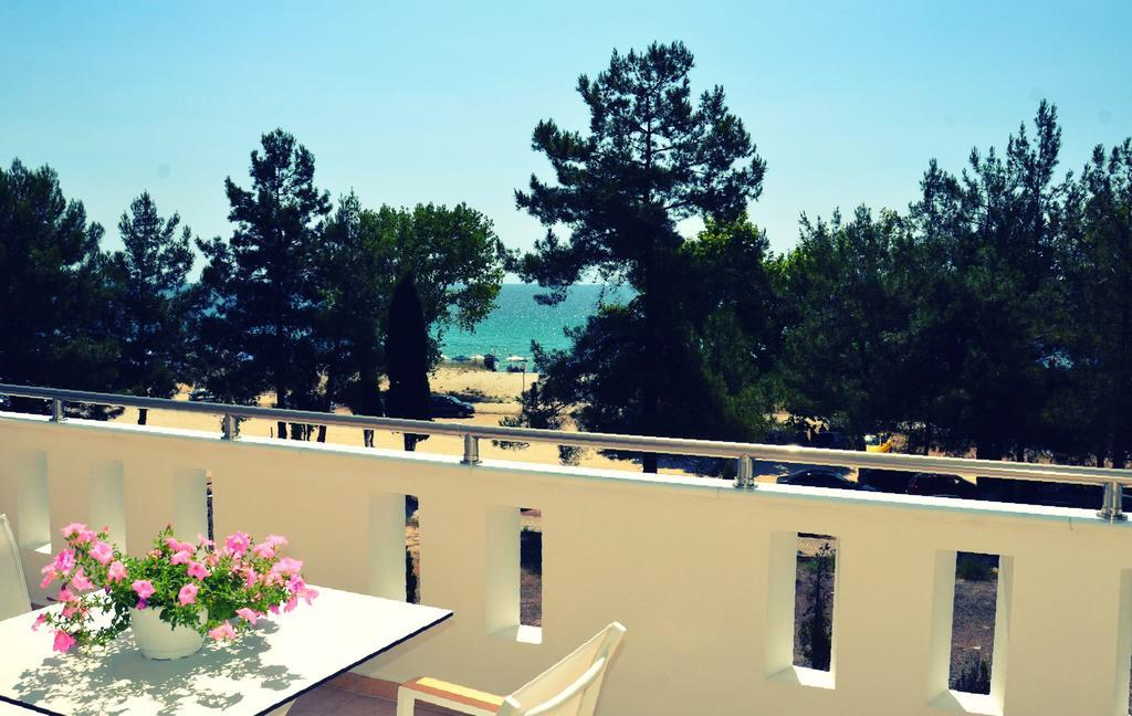 Hatzoudis Luxury Suites Khrysi Ammoudia Eksteriør bilde